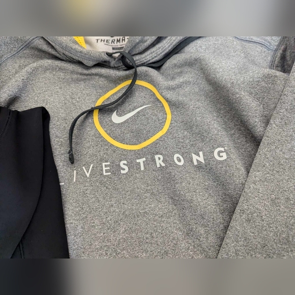 Nike Livestrong Thermal-Fit Hooded Sweater Bundle M/L - Picture 2 of 7